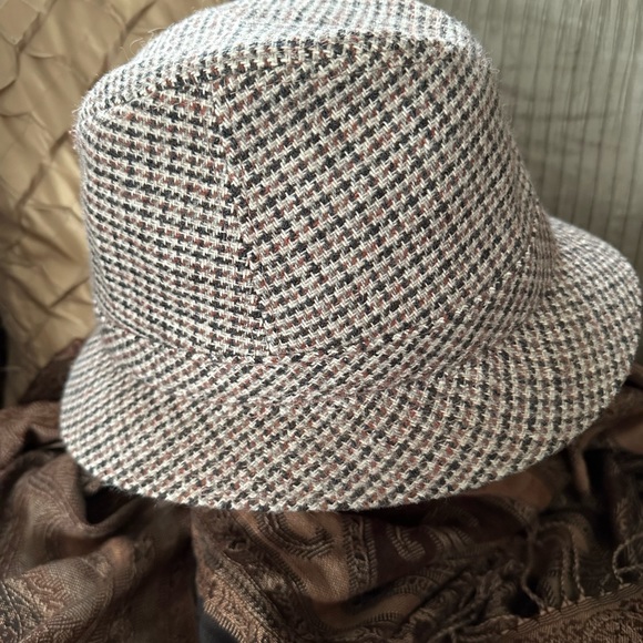 Vintage Stylish Hat - Picture 4 of 7